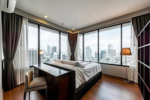 LTHC15162 🐶🏙️ City Living with Iconic View | Pet-Friendly Condo Surasak | 70,000 THB/Month