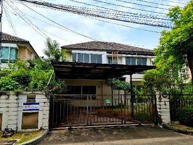 บ้านเดี่ยว วิทยาลัยอาชีวศึกษาธนบุรี : บ้าน 2 ชั้น เนื้อที่ 83.4 ตร.ว. ม.ไลฟ์ บางกอกบูเลอวาร์ด เพชรเกษม 81