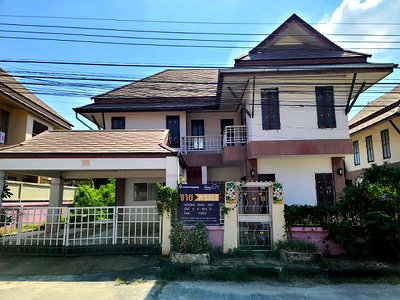 บ้านเดี่ยว ลำลูกกา คลองสี่ : บ้าน 2 ชั้น เนื้อที่ 60 ตร.ว. ม.รัตวรรณ ลำลูกกา คลอง 4 อ.ลำลูกกา