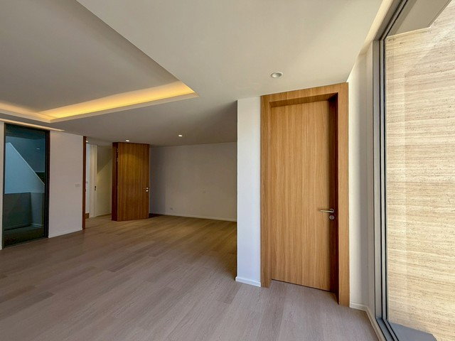 รูป HR3424เช่า Home Office & Townhome สไตล์ Luxury รีโนเวทใหม่ทั้งหลัง พร้อมลิฟต์ส่วนตัว – ซอยปรีดี 14 (ใกล้เอกมัย-ทองหล่อ) - รูปที่ 7/27