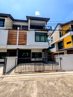 Townhouses for rent Nonthaburi : house for rent Viridian Ratchaphruek