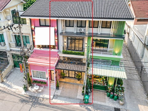 กิ่งแก้ว8-18 รพ. จุฬารัตน์ 9 กฟน. บางพลี 800ม. สนามบิน สุวรรณภูมิ 4กม. อาคารพาณิชย์ 3 นอน 3.5 ชั้น 20 ตร.ว. 252 ตร.ม.