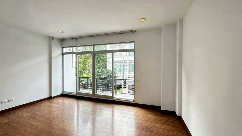 รูป ✨✨✨บ้านใหม่ไม่เคยอยู่อาศัย 🏡 บ้านกลางเมือง เออร์บาเนี่ยน ลาดพร้าว 71 - รูปที่ 7/16
