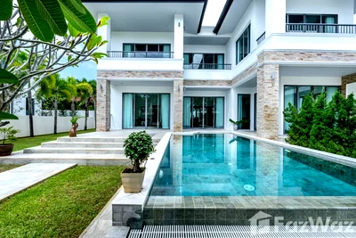 Houses for sale Wiset Road Phuket : 4 Bedroom Villa for sale in Rawai, Phuket  6216661