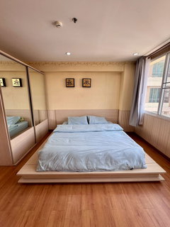 Condo for sale in Sriracha. Corner unit with open city view and great atmosphere.