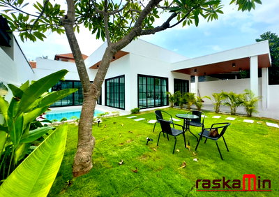 เช่าทาวน์โฮม ชลบุรี : KT0123🚵Pool Villa ใกล้สวนสุขภาพหนองปรือ 3ห้องนอน 64ตรว🏊พร้อมสระว่ายน้ำ🌷สวน🪑เฟอร์นิเจอร์