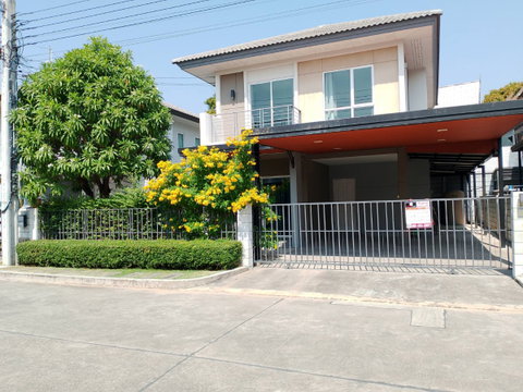 P-49685 | Centro Suksawat - Rama 3  บ้านเดี่ยวทำเลดี ใกล้พระราม 3 – พร้อมอยู่ เหมาะสำหรับครอบครัว! ✨🏡 📲 Line Id: @easythaihome 