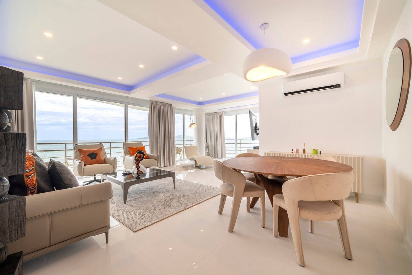 picture Sugar Beach Condominium for Sale Pratumnak Hill Sea View - 1/20