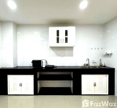 Townhouses for rent Watthana : 2 Bedroom Townhouse for rent in Phra Khanong Nuea, Bangkok  6229898