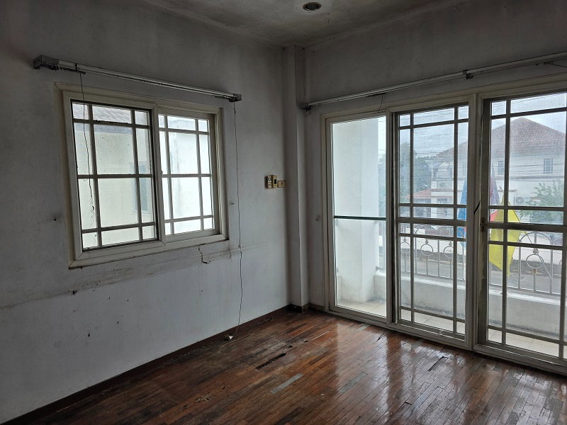 รูป บ้าน 2 ชั้น เนื้อที่ 54 ตร.ว. ม.บุณฑริก ถ.ไสวประชาราษฎร์ อ.ลำลูกกา ปทุมธานี - รูปที่ 3/6