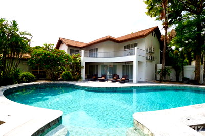 Houses for rent Wiset Road Phuket : 5 Bedroom Villa for rent at Coconut Palm Villa Phuket 1888442