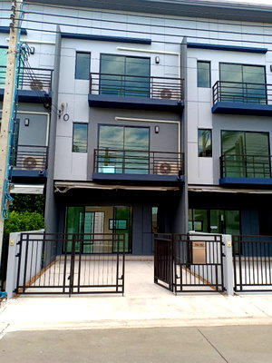 เช่าทาวน์โฮม ถนนกรุงเทพ-ชลบุรี มอเตอร์เวย์ : P-50222 🏡 ทาวน์โฮม 3 ชั้น ใหม่มาก! บ้านกลางเมือง พระราม 9-อ่อนนุช ใกล้ Airport Link บ้านทับช้าง Line ID: @easythaihome 085-592-2897