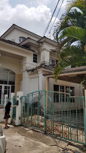 ขายบ้านเดี่ยว 2 ชั้น เนื้อที่ 78 ตร.ว. หมู่บ้านเอกไพลิน เฉลิมพระเกียรติ ร.9 ซอย 45 ประเวศ กรุงเทพมหานคร