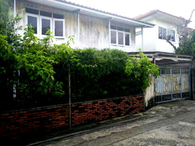 บ้านเดี่ยว วิทยาลัยนักบริหาร : ขายบ้านเดี่ยว 2 ชั้น 52 ตรว. กรุงเทพ-นนท์56 (ซอยวัดทองสุทธาราม) ปากซอยเป็นสถานีรถไฟฟ้าสายสีม่วง