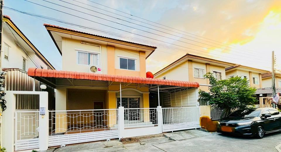 รูป 🔥 ขาย บ้านแฝดหมู่บ้านปัญฐิญา แพรกษา Pantiya Praksa 🌳 ติดถนนใหญ่ ใกล้นิคมบางปู พร้อมของแถมหลายรายการ ฟรีค่าโอน! - รูปที่ 1/13