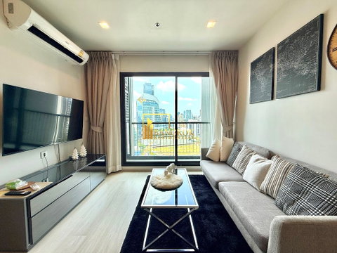 Life One Wireless | Fantastic 2 Bedroom Condo in Phloen Chit - BR17694CD