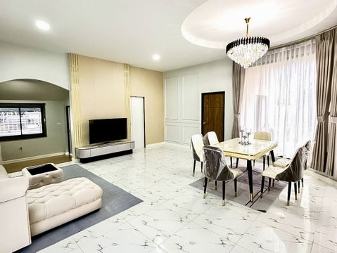 Corner House for Sale Khao Noi East Pattaya Spacious Plot