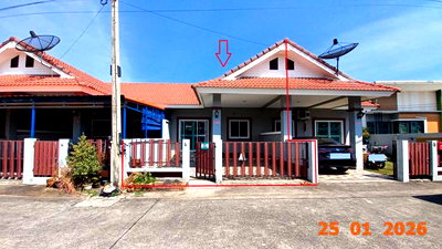 Townhouses for sale : TOWN HOUSE 24 Sq.w. Si Racha Chonburi for 1.5M
