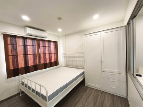 S26 Condo for rent: Lumpini Condo Town Bodindecha - Ramkhamhaeng. New room, fully furnished, ready to move in.