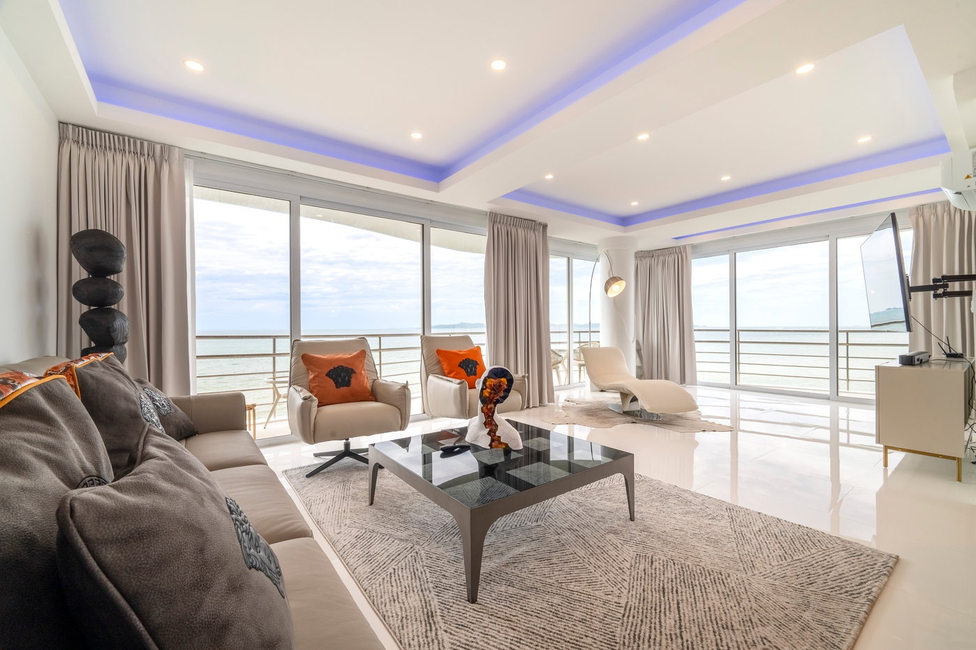 picture Sugar Beach Condominium for Sale Pratumnak Hill Sea View - 2/20