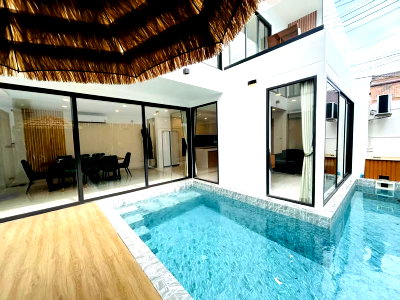 Houses for rent Chonburi : For Rent  Villa  4 Beds  3Bath