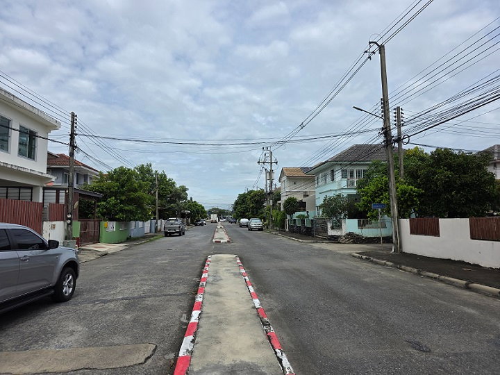 รูป บ้าน 2 ชั้น เนื้อที่ 54 ตร.ว. ม.บุณฑริก ถ.ไสวประชาราษฎร์ อ.ลำลูกกา ปทุมธานี - รูปที่ 4/6