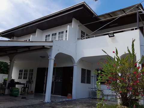 LTH7118 – Fire Sale a single house with a big land size 202 Sq.W in Bangjak, only 5 mins on 49.9 MB discount from 57.26 MB Can be both of residential and commercial space