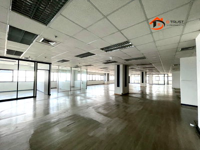 สำนักงานให้เช่า : สำนักงานให้เช่า อาคารสรชัย สุขุมวิท 63 ถนนเอกมัย แขวงคลองตันเหนือ 
