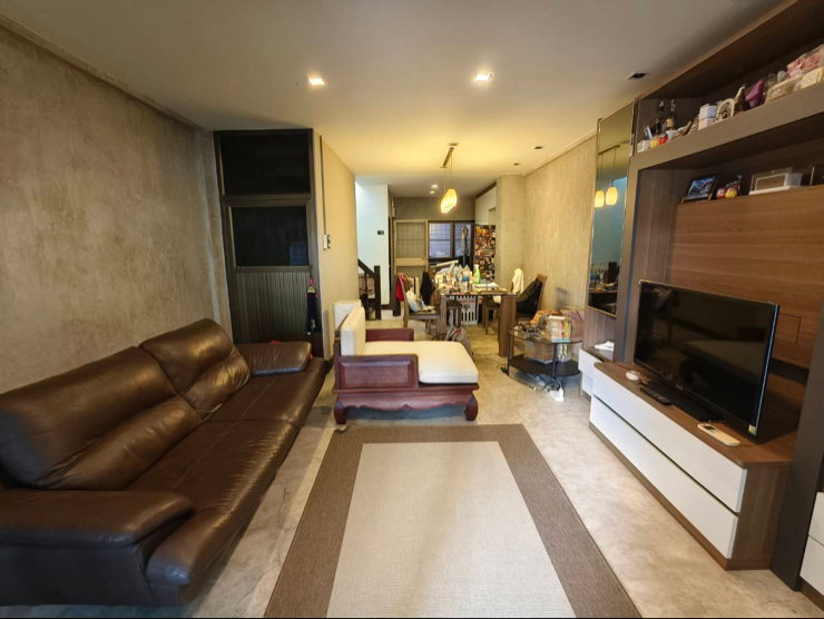 รูป ขายทาว์นเฮ้าสแต่งสวยสไตล์loftหมู่บ้านประชาชื่นซอย22/5 - รูปที่ 1/11