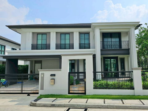 For sale: 2-storey single house in Setthasiri Krungthep-Pathumthani project, land area 96 square wah.