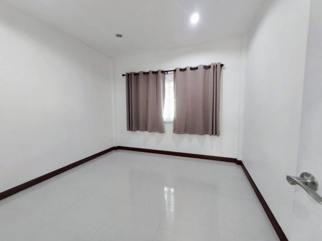 รูป ให้เช่าบ้านเดี่ยวหลังใหญ่ เนื้อที่เยอะ ชากค้อ ศรีราชา - รูปที่ 13/20