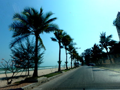 Land for rent Petchburi : Land for rent, 110 sq.wah, about 300 m from Cha-am Beach (behind Springfield Beach Resort)