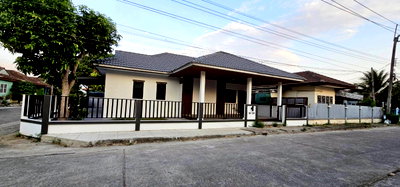 ขายบ้านเดี่ยว : S2970​ ขา​ยบ้าน​เดี่ยว​ชั้นเดียว​ หลังมุม พื้นที่​กว้าง​ หมู่บ้านซื่อตรง สุวินทวงศ์