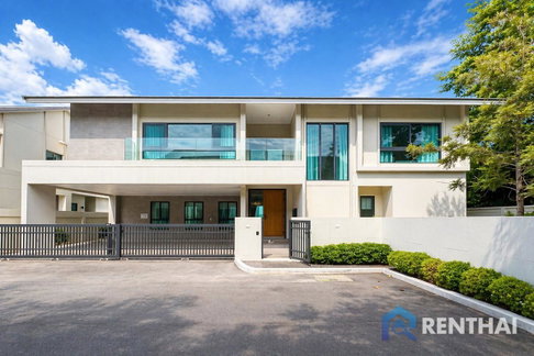 Luxury home in Pattaya, fully furnished at the best price.