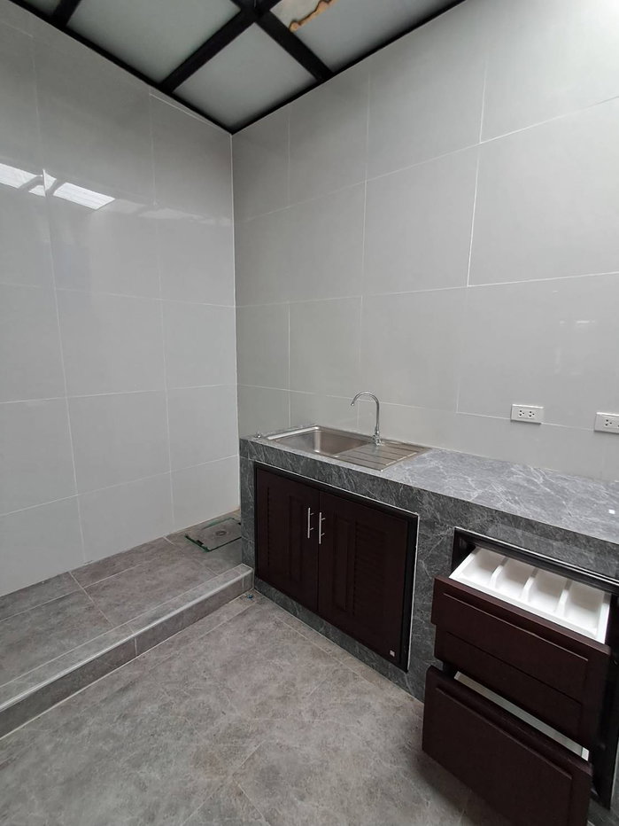 picture Verve Petchkasem 81 (3BR/2BA) Modern Loft Design - 4/13