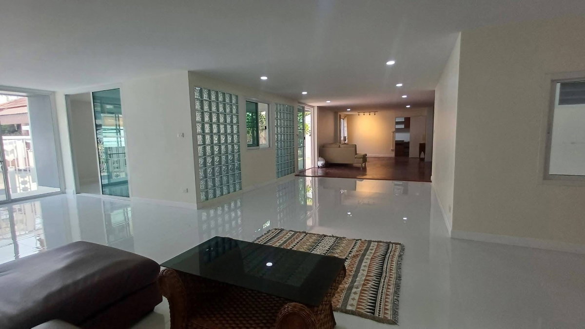 รูป ให้เช่า บ้านเดี่ยวหลังใหญ่ใจกลางเมือง  เชียงใหม่ 6 ห้องนอน | 5ห้องน้ำ - รูปที่ 2/29