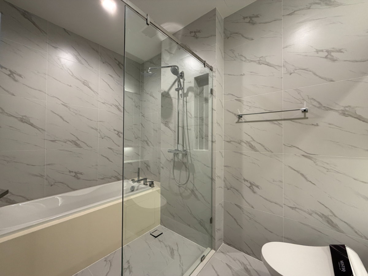 picture A Rare Luxury Combined Unit for Distinctive Urban Living - 5/12