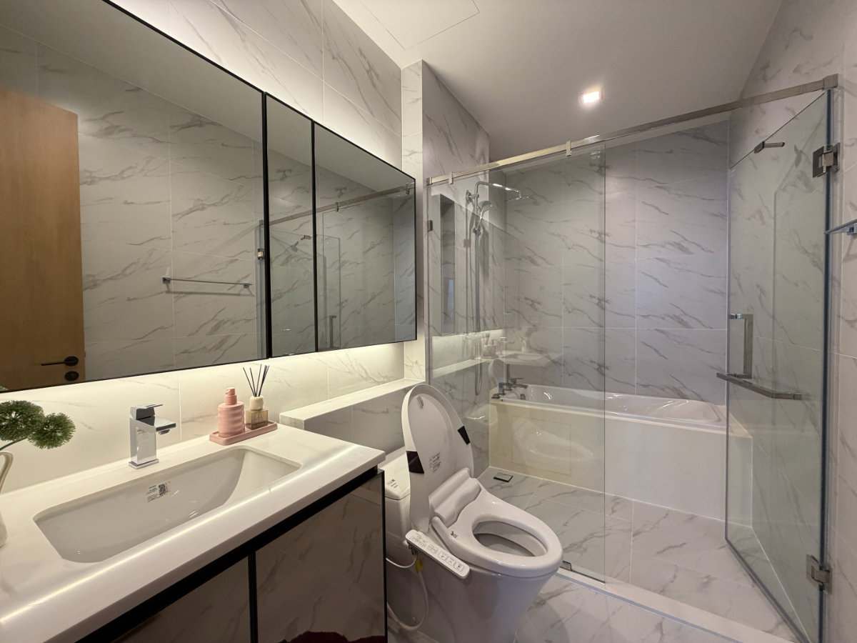 picture A Rare Luxury Combined Unit for Distinctive Urban Living - 8/12