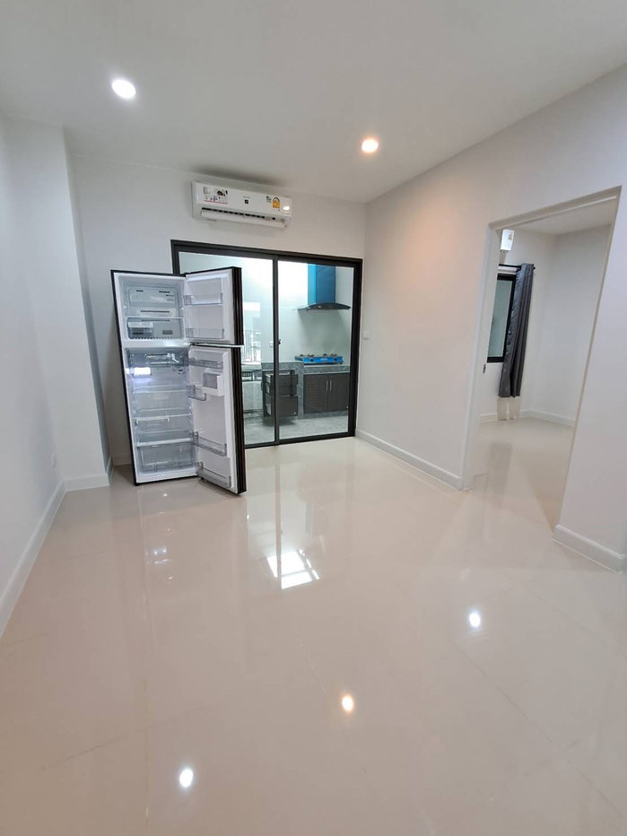 picture Verve Petchkasem 81 (3BR/2BA) Modern Loft Design - 5/13