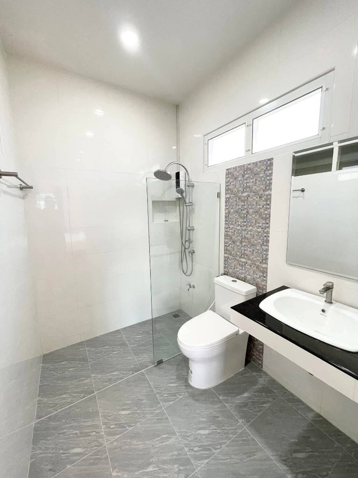รูป บ้านชั้นเดียวสร้างใหม่ให้เช่า ย่านสันทราย .3ห้องนอน 2ห้องน้ำ ที่ดิน 100 ตรว. - รูปที่ 10/11