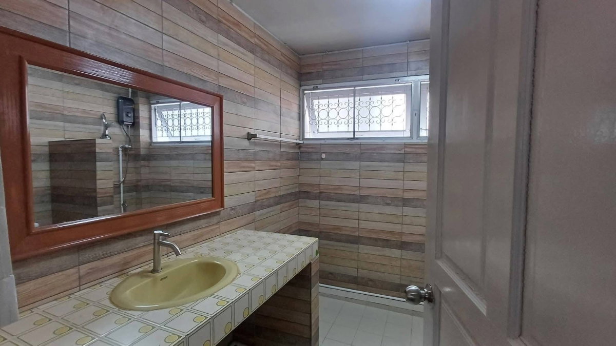 รูป ให้เช่า บ้านเดี่ยวหลังใหญ่ใจกลางเมือง  เชียงใหม่ 6 ห้องนอน | 5ห้องน้ำ - รูปที่ 8/29