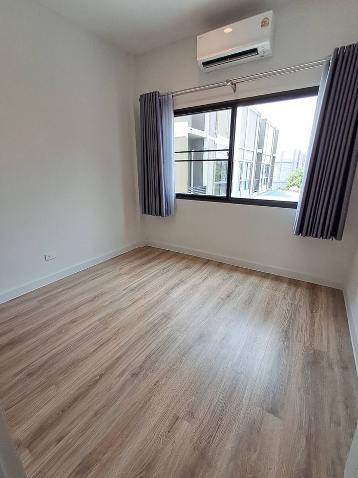 picture Verve Petchkasem 81 (3BR/2BA) Modern Loft Design - 2/13