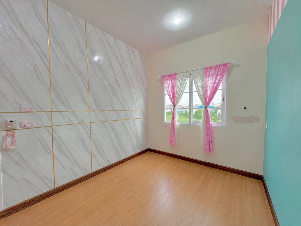 รูป 🏡✨ ให้เช่าทาวน์โฮม 2 ชั้น หลังใหญ่ วิวสวน 🌿 📍 ทำเลคลอง 3 🚗💨 🌳 บรรยากาศเงียบสงบ 🤫 เป็นส่วนตัว 🏡 พร้อมอยู่ 🛋️ - รูปที่ 5/19