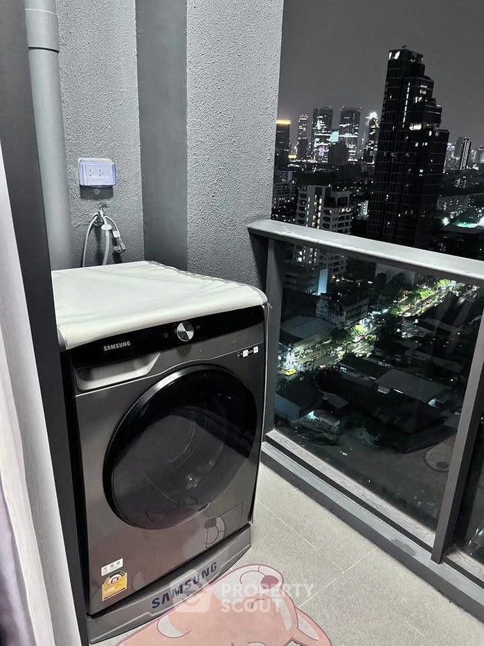รูป คอนโด 1 ห้องนอน 26th Floor 33 ตร.ม. ที่ Regal Sathon-Naradhiwas ใกล้สาธร (ID 2841759) - รูปที่ 14/19