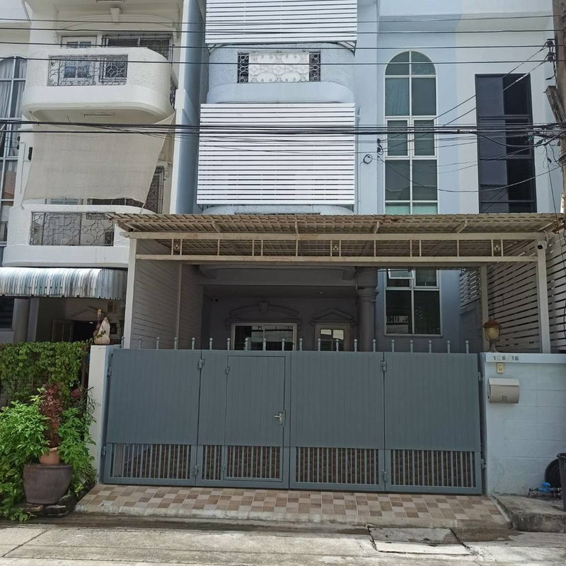 ขายทาวน์โฮม : ขายทาวน์โฮม 3 ชั้น หมู่บ้าน 84 แมนชั่น ลาดพร้าว ประดิษฐ์มนูธรรม เลียบด่วนรามอินทรา