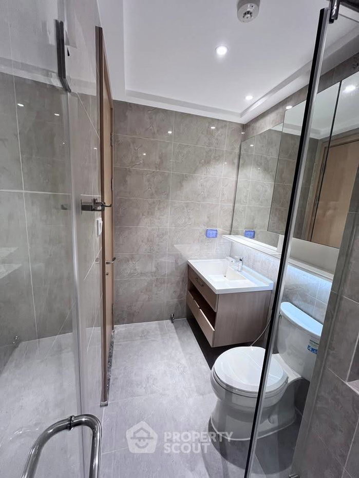 รูป คอนโด 1 ห้องนอน 26th Floor 33 ตร.ม. ที่ Regal Sathon-Naradhiwas ใกล้สาธร (ID 2841759) - รูปที่ 12/19