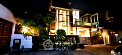 Houses for rent Pracha Chuen Road : 3-Bed House For Rent In Baan Klang Krung The Nice Ratchavipha, Chatuchak (ID 2833579)