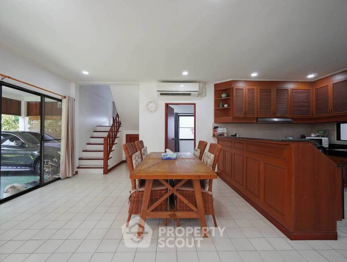 รูป คอนโด 3 ห้องนอน 496 ตร.ม. บ้านสมประสงค์ ใกล้ นาจอมเทียน สัตหีบ (เลี้ยงสัตว์ได้) (ID 2851939) - รูปที่ 14/24