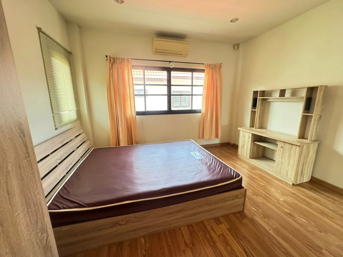 รูป ให้เช่าบ้านเดี่ยวหลังใหญ่ 4 ห้องนอน ม.ธารดารา ศรีราชา - รูปที่ 16/19