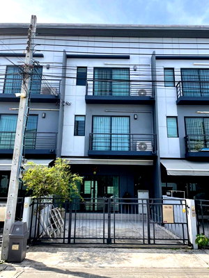 เช่าทาวน์โฮม ถนนกรุงเทพ-ชลบุรี มอเตอร์เวย์ : บ้านให้เช่า Townhouse บ้านกลางเมืองพระราม9-อ่อนนุช พร้อมเข้าอยู่สนใจติดต่อ Line @goodmanpro หรือโทร 0999029